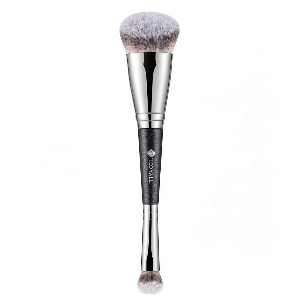 Dual-ended concealer brush with wooden handle and metal ferrule