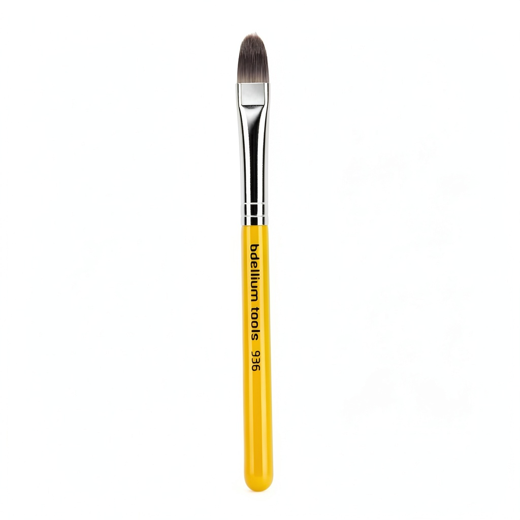 Bdellium Tools Concealer Brush close-up